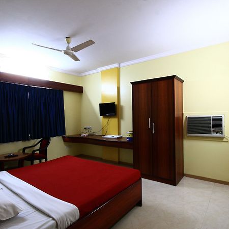 Hotel Deccan Park プネ エクステリア 写真