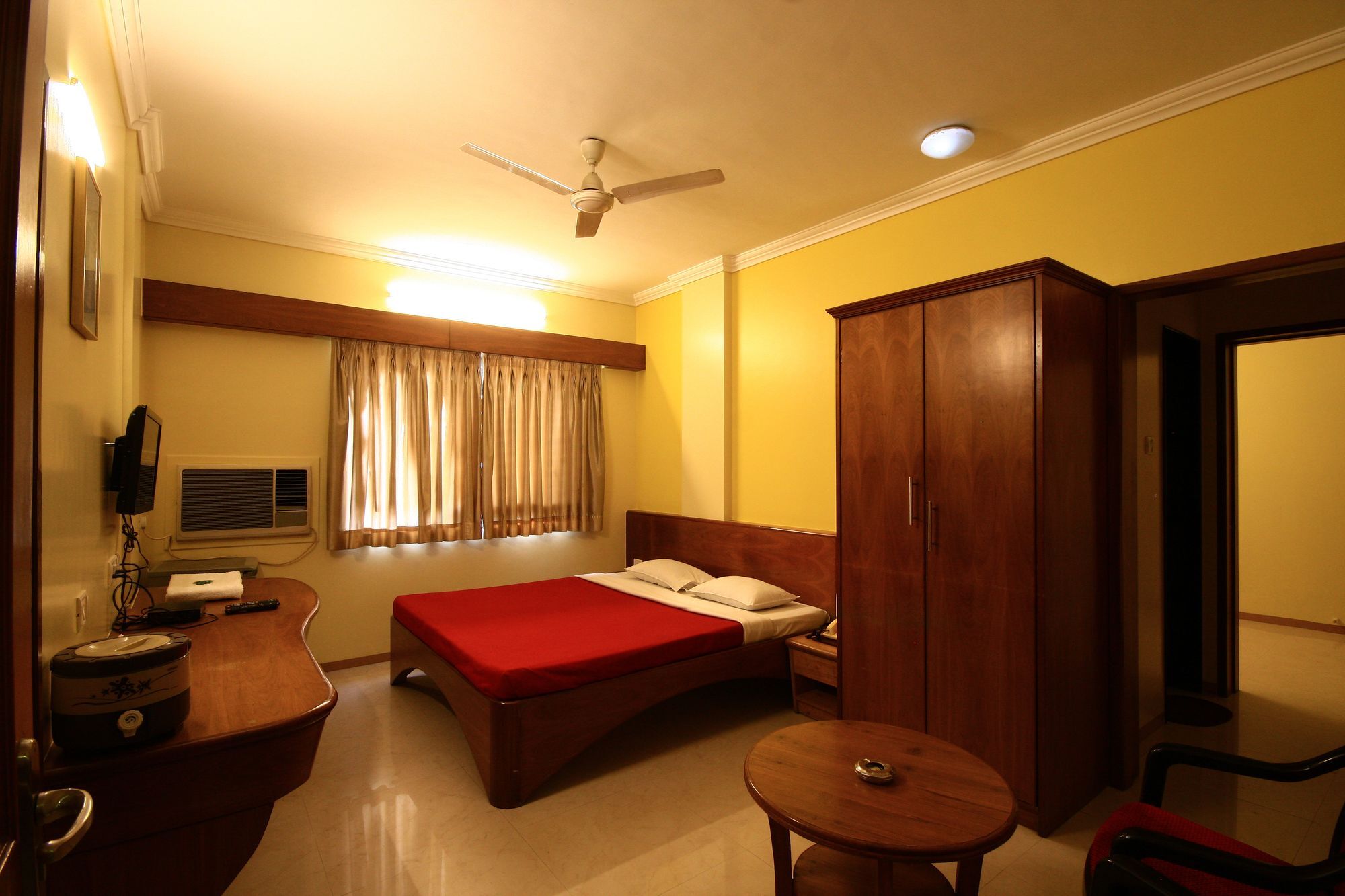 Hotel Deccan Park プネ エクステリア 写真